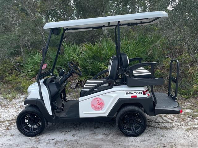 2023 Bintelli Beyond, White, 4 Seat Electric